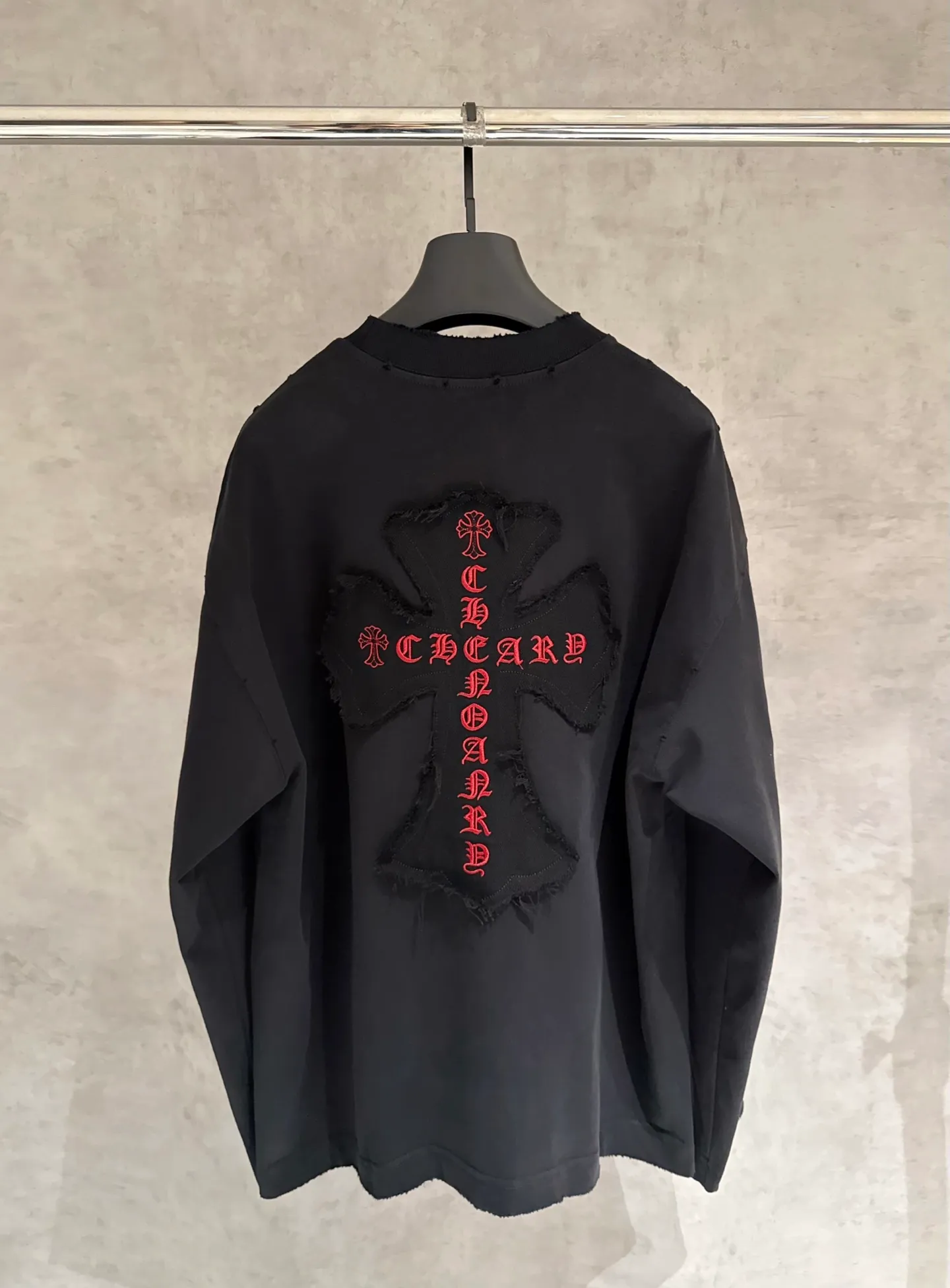 🅿️350 [Strict quality control] CH Croixin's new long-sleeved sweatshirt T-shirt. Heavy 420g double yarn fabric. Wash the whole garment twice. Frayed and torn on all four sides. Heavy fabric. The neckline is made of icy Solona. Loose fit. Deep, wide and stylish. No deformation or shrinkage. Color: 3 colors, black, white and gray. Size: M-2xl